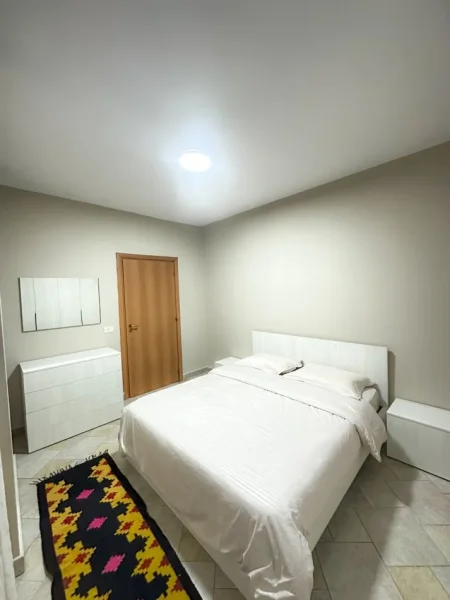 Tirane, jepet me qera  ne Qender apartament 1+1+Ballkon Kati 15, 60 m² 550  € (Kostandin Kristoforidhi)