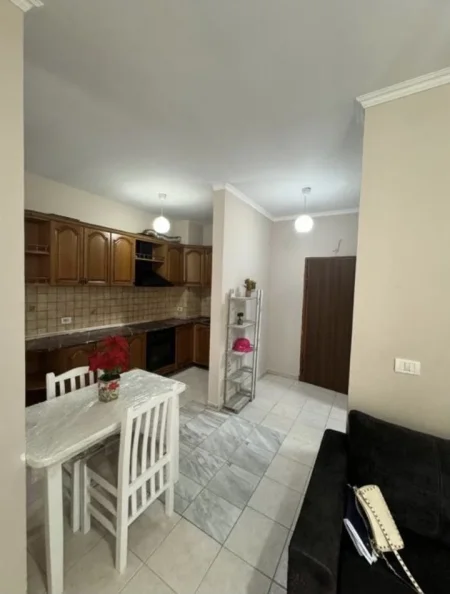 Tirane, shes apartament 1+1 Kati 10, 80 m² (Shkolla Qazim Turdiu)