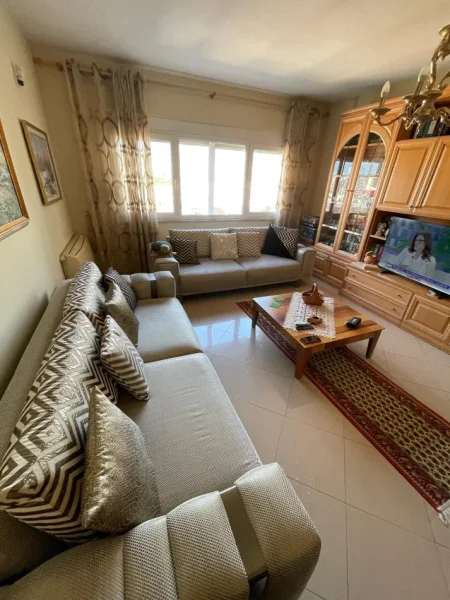 Tirane, shitet apartament 1+1+Ballkon , 77 m² 213.000 € 