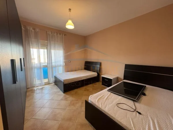 Durres Lagja 18, shitet apartament 3+1+Ballkon Kati 4, 154 m² 170.000 € (Durres)