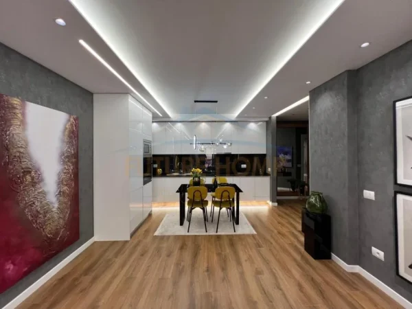 Tirane, shitet apartament 2+1+Aneks+Ballkon Kati 2, 110 m² 260.000 € (Kompleksi colombo nuk ka malore fare)