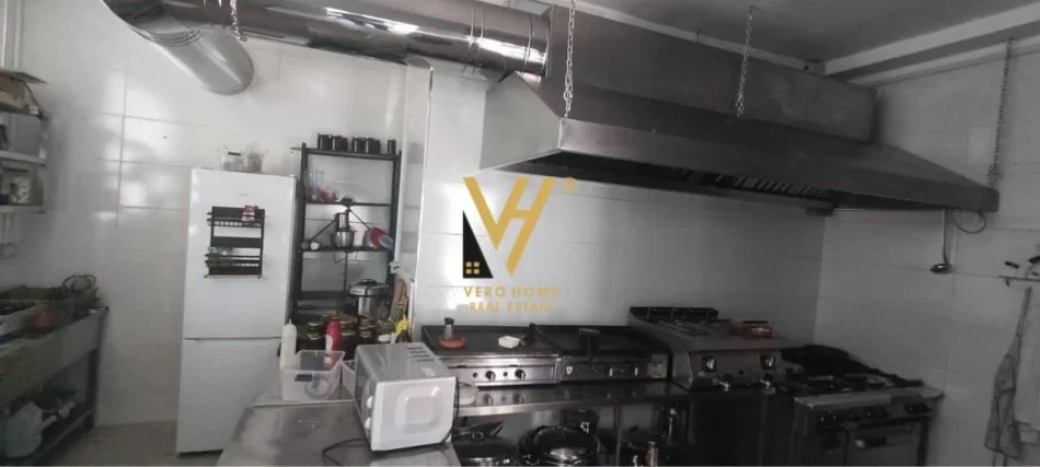 Tirane, jepet me qera ambjent biznesi Kati 0, 150 m² 2.500 € (MYSLYM SHYRI)