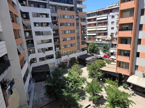 Tirane, jepet me qera apartament 2+1 Kati 5, 94 m² 500 € (Teodor Keko)