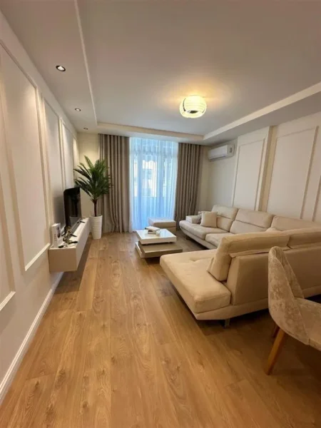 Tirane, jepet me qera apartament 2+1 , 72 m² 600 € 