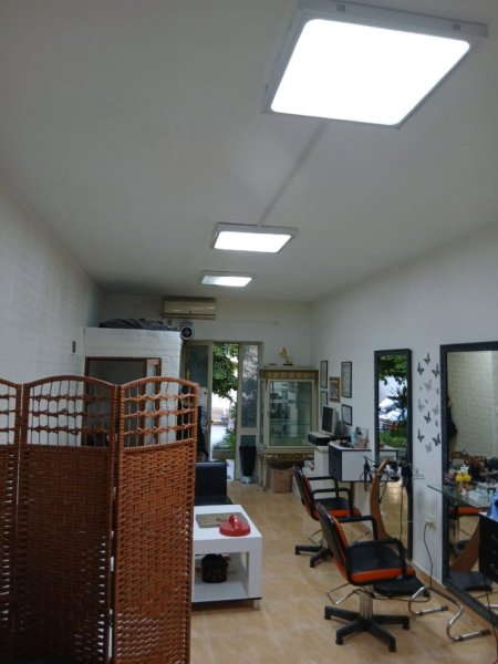 Tirane, jepet me qera ambjent biznesi Kati 0, 32 m² 500 € 