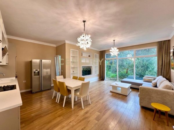 Tirane, jepet me qera apartament 2+1+Ballkon Kati 3, 110 m² 850 € (Neom116010)