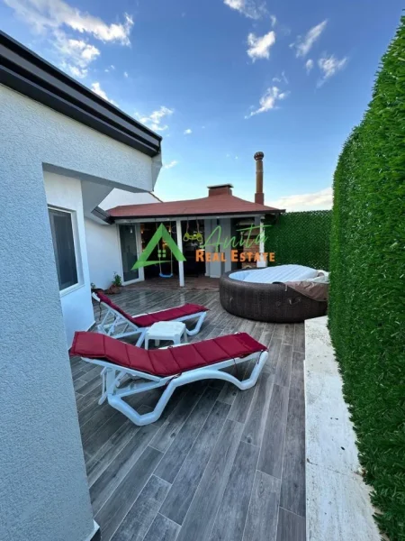 Mali Robit, shitet apartament+verande | Penthouse 3+1 Kati 5, 230 m² 255.000 € 