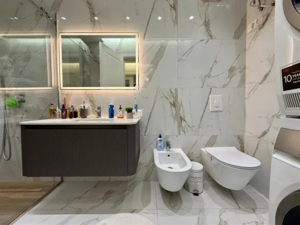 Tirane, shitet apartament 2+1 , 112 m² 252.900 € (rruga xhanfize keko)