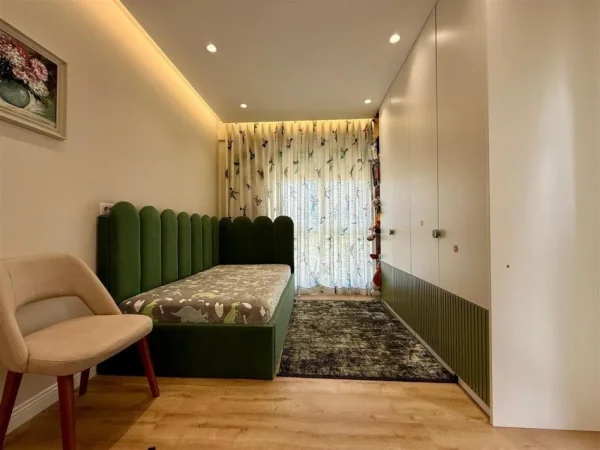 Tirane, shitet apartament 2+1 , 112 m² 252.900 € (rruga xhanfize keko)