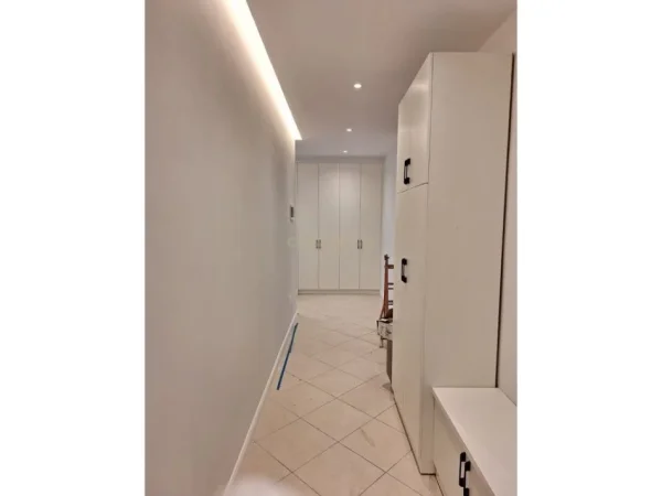 Tirane, jap me qera apartament 2+1 , 80 m² 800 € (Kopshti Botanik Zoologjik)
