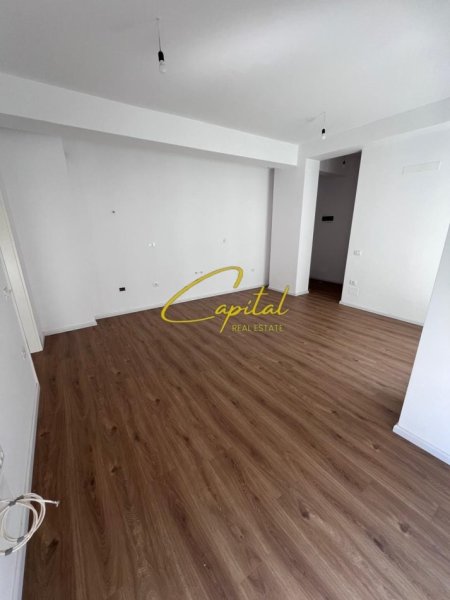 Tirane, shitet apartament 1+1 Kati 4, 65 m² 103.000 € (ALI DEMI)