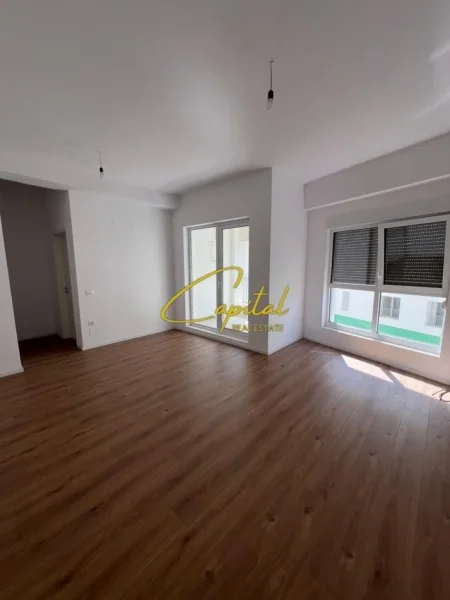 Tirane, shitet apartament 1+1 Kati 4, 65 m² 103.000 € (ALI DEMI)