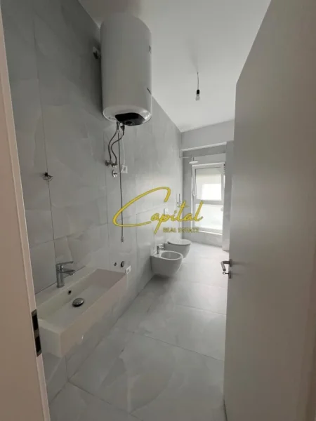 Tirane, shitet apartament 1+1 Kati 4, 65 m² 103.000 € (ALI DEMI)