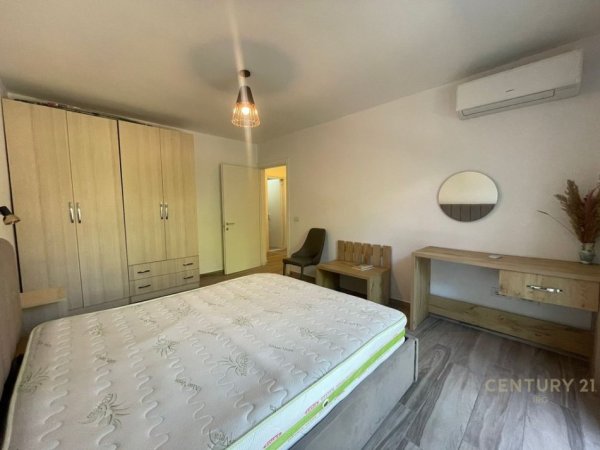 Tirane, jepet me qera apartament 2+1 Kati 2, 150 m² 750 € (Mine Peza)