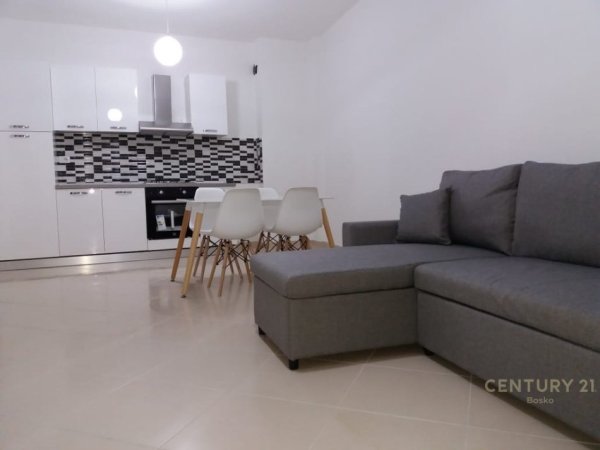 Tirane, jepet me qera apartament 2+1 Kati 3, 83 m² 500 € (DON BOSKO)