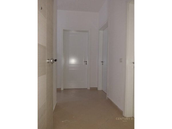 Tirane, jepet me qera apartament 2+1 Kati 3, 83 m² 500 € (DON BOSKO)