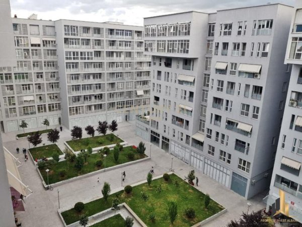 Tirane, jepet me qera zyre Kati 2, 110 m² 900 €
