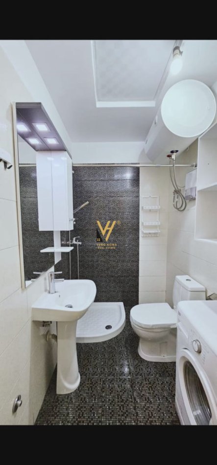 Tirane, jepet me qera apartament 1+1+Ballkon Kati 2, 70 m² 550 € (LIQENI THATE)