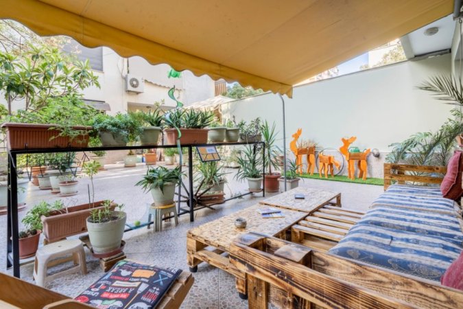 Tirane, jepet me qera ambjent biznesi Kati 3, 240 m² 1.000 € (BLLOKU LSI)