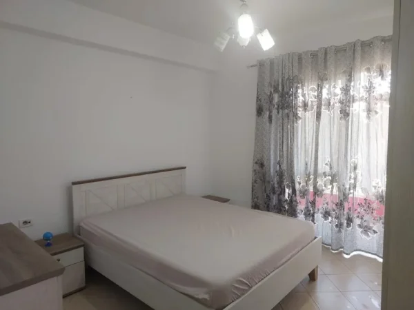 Tirane, jepet me qera apartament 1+1+Ballkon Kati 5, 63 m² 650 € (Kika1)