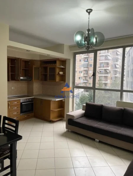 Tirane, jepet me qera apartament 2+1+Ballkon Kati 4, 80 m² 450 € 