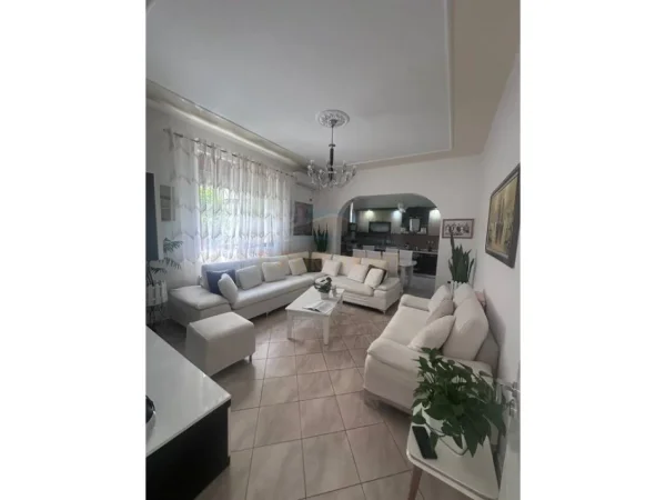 Durres, shitet apartament 3+1 Kati 0, 131 m² 155.000 € 