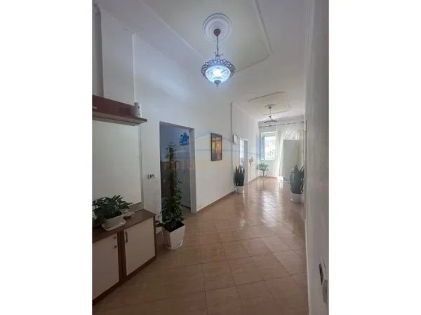 Durres, shitet apartament 3+1 Kati 0, 131 m² 155.000 € 