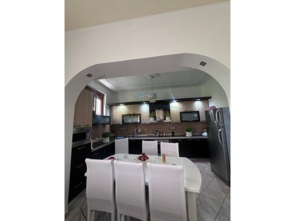 Durres, shitet apartament 3+1 Kati 0, 131 m² 155.000 € 