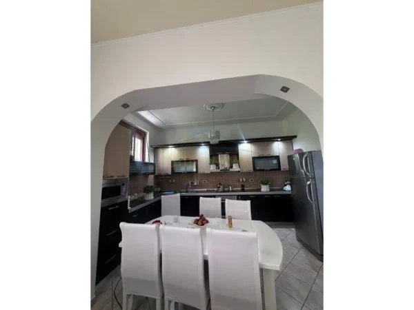 Durres, shitet apartament 3+1 Kati 0, 131 m² 155.000 € 