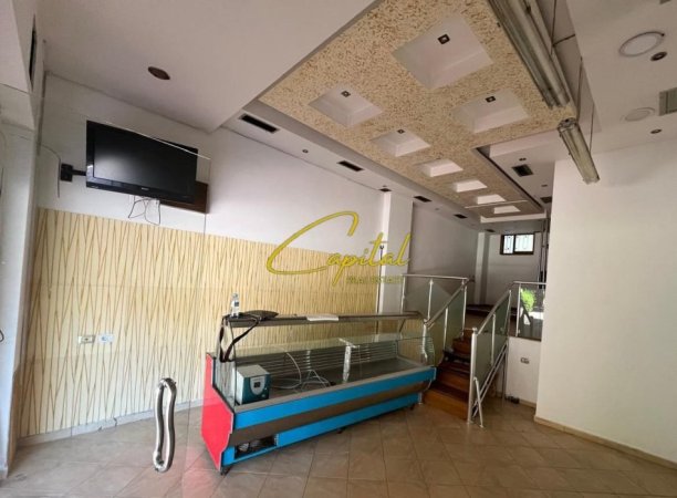 Tirane, jepet me qera dyqan Kati 0, 50 m² 350 € (RRUGA 5 MAJI)