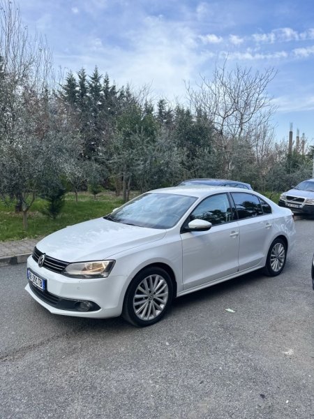 Tirane, shes makine Volkswagen jetta Nafte, e bardhë automatik Kondicioner 7.200 €