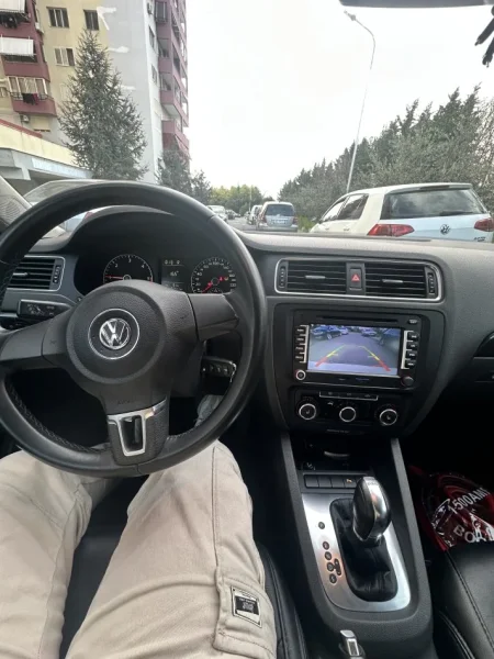 Tirane, shes makine Volkswagen jetta Nafte, e bardhë automatik Kondicioner 7.200 €