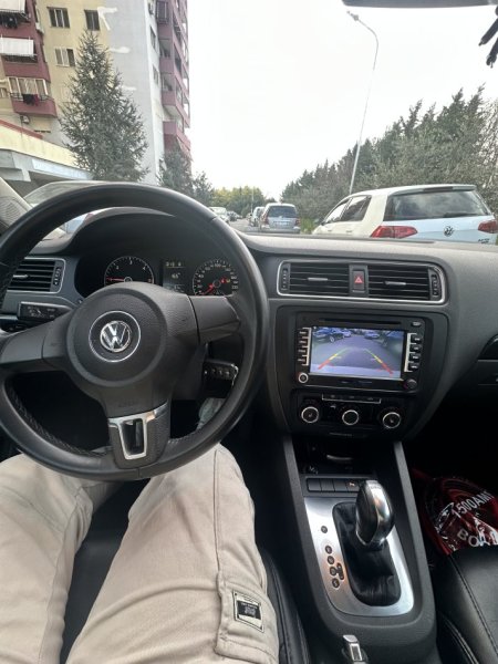 Tirane, shes makine Volkswagen jetta Nafte, e bardhë automatik Kondicioner 7.200 €