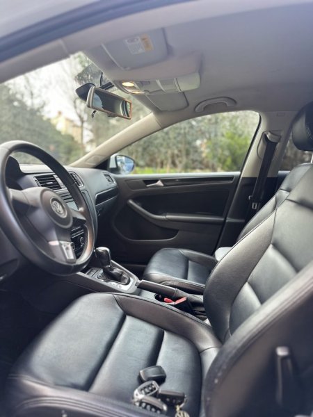 Tirane, shes makine Volkswagen jetta Nafte, e bardhë automatik Kondicioner 7.200 €