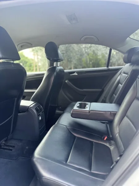 Tirane, shes makine Volkswagen jetta Nafte, e bardhë automatik Kondicioner 7.200 €