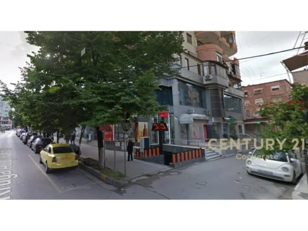 Tirane, jepet me qera ambjent biznesi Kati 2, 440 m² 7.500 € (sheshi willson)