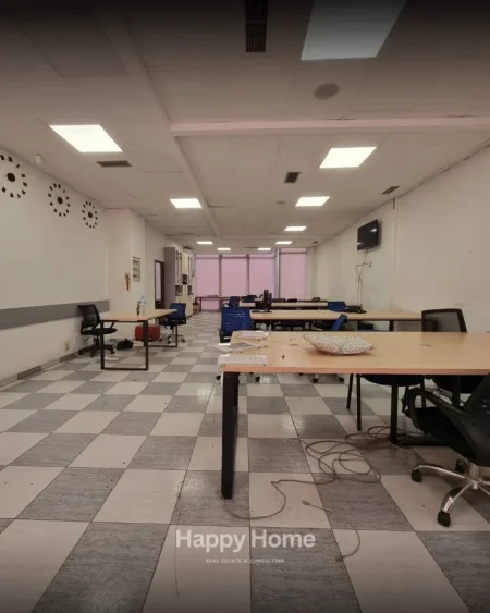 Tirane, jepet me qera ambjent biznesi Kati 1, 180 m² 1.200 € 