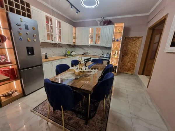 Tirane, shitet Vile 1 Katshe Kati 1, 172 m² 212.000 € (VASIL SHANTO)