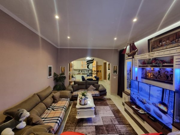 Tirane, shitet Vile 1 Katshe Kati 1, 172 m² 212.000 € (VASIL SHANTO)