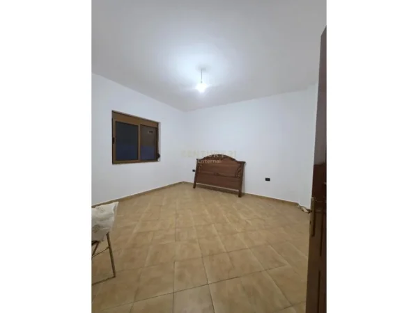 Tirane, jepet me qera apartament 3+1 Kati 2, 120 m² 430 €