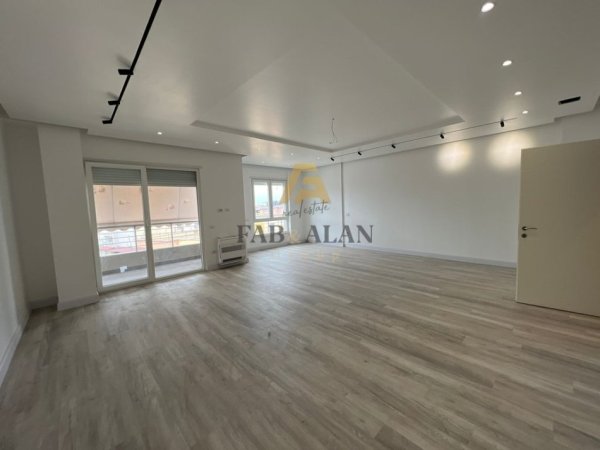 Tirane, shitet 3+1+2 Kati 8, 165 m² 454.000 € (Komuna e Parisit, Kika 2)