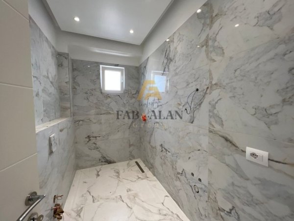 Tirane, shitet 3+1+2 Kati 8, 165 m² 454.000 € (Komuna e Parisit, Kika 2)