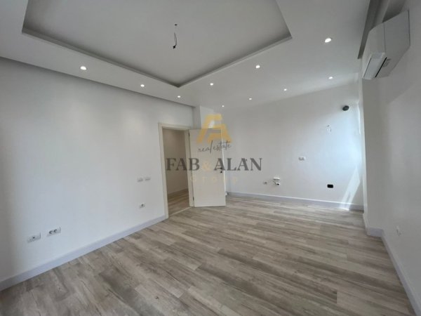 Tirane, shitet 3+1+2 Kati 8, 165 m² 454.000 € (Komuna e Parisit, Kika 2)
