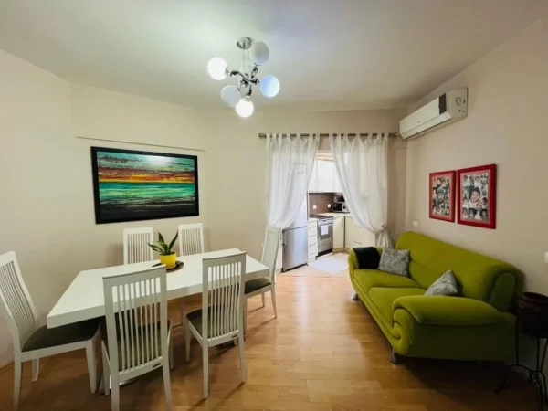 Tirane, shitet apartament 2+1 Kati 10, 90 m² 200.000 € (Komuna parisit)