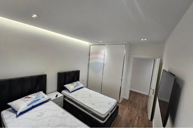 Tirane, jepet me qera apartament 2+1+Aneks+Ballkon Kati 5, 104 m² 1.000 € (Myslym Shyri)