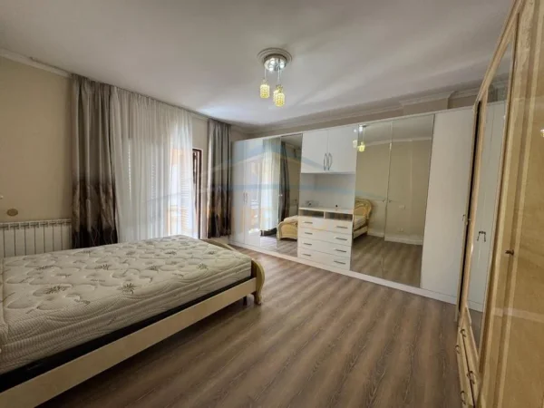Durres, shitet apartament 2+1 Kati 6, 150 m² 155.000 €