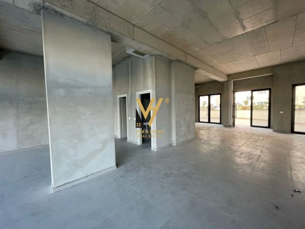 Tirane, jepet me qera ambjent biznesi Kati 2, 186 m² 1.350 € (UNAZA E RE)