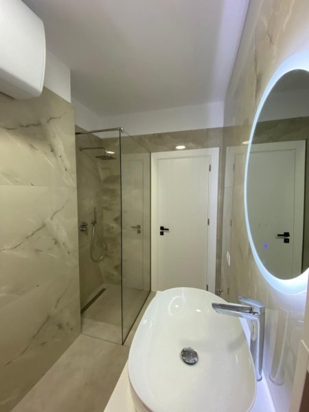 Tirane, jepet me qera apartament 2+1+Ballkon Kati 4, 110 m² 1.000 € (Rruga Elbasanit)
