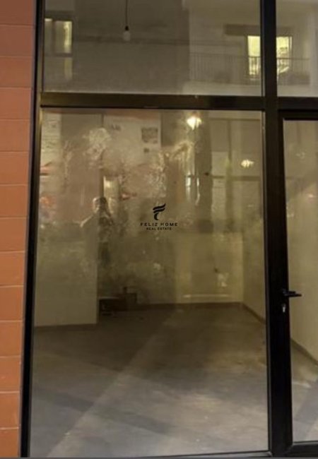 Tirane, jepet me qera dyqan Kati 0, 35 m² 600 € (GJYKATA ADMINISTRATIVE)