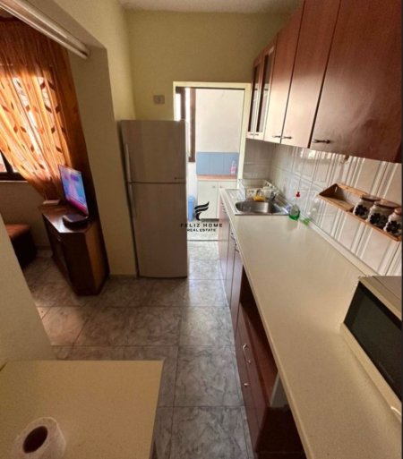 Tirane, jepet me qera apartament 1+1 Kati 4, 60 m² 400 € (ALI DEMI)